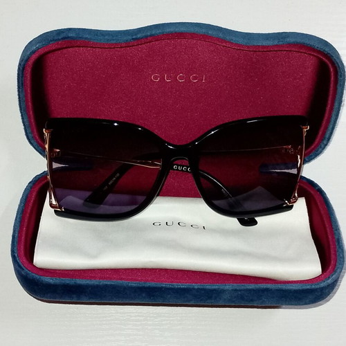 Gucci GG0592S 002 Women's Sunglasses like new