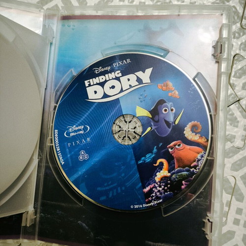 Blu-ray Finding Dory Disney kids movie like new, dubbed