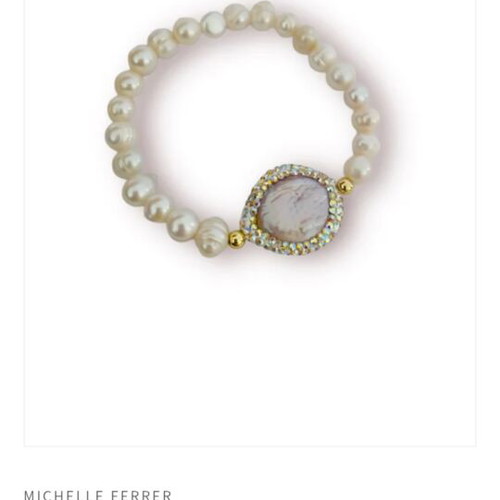 Pearl bracelet vintage, like new, white