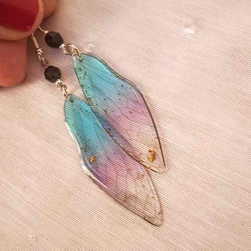 Butterfly wing earrings new, delicate, lightweight with gold flakes