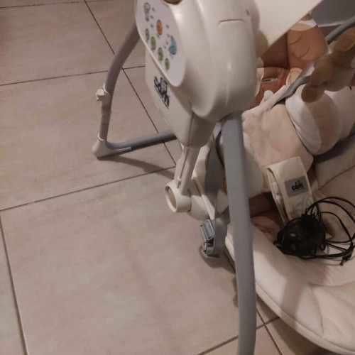 Cam Baby Relax swing like new with music and automatic movement