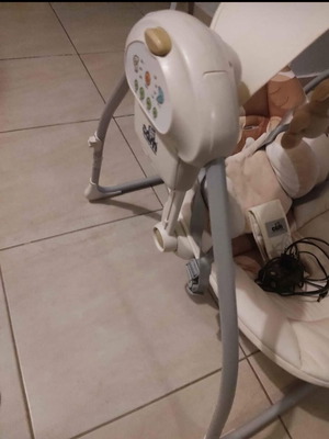 Cam Baby Relax swing like new with music and automatic movement