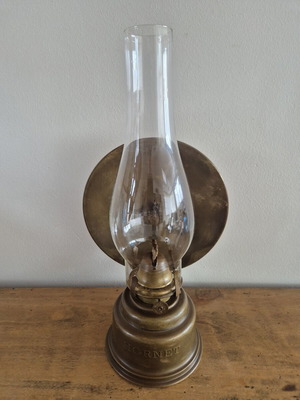 Hornet brass oil lamp with large reflector, antique English