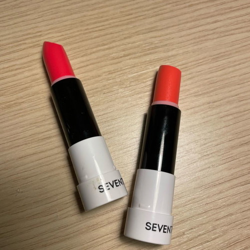 Seventeen lipstick set like new with moisturizing creamy texture