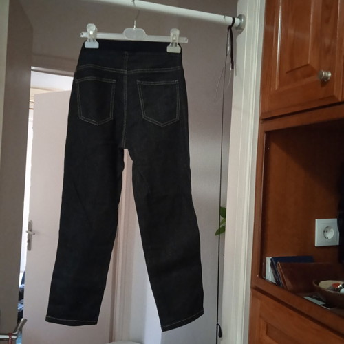 Uniqlo jeans size S like new, black with elastic waist