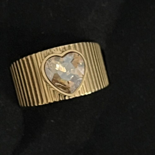 Ring new gold-tone stainless steel with heart zirconia