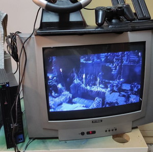 PLAYSTATION 2 FAT ΜΑΖΙ ΜΕ ΤΗΛΕΟΡΑΣΗ ΚΑΙ ΤΙΜΟΝΙΕΡΑ