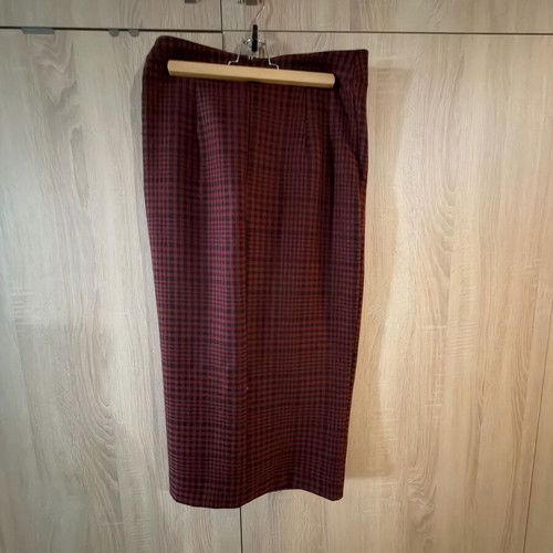 Zara checked skirt with slit like new, slim fit