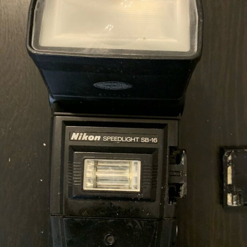 Nikon Speedlight SB-16 flash used