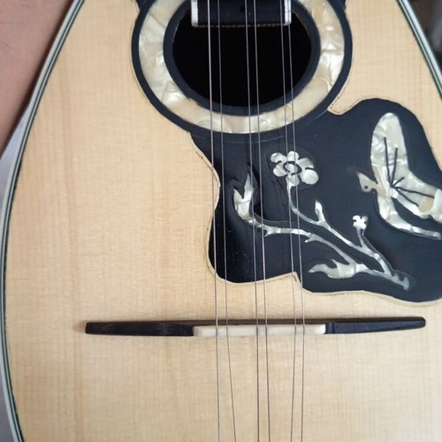 Tzouras like new with grover keys and hard granite case