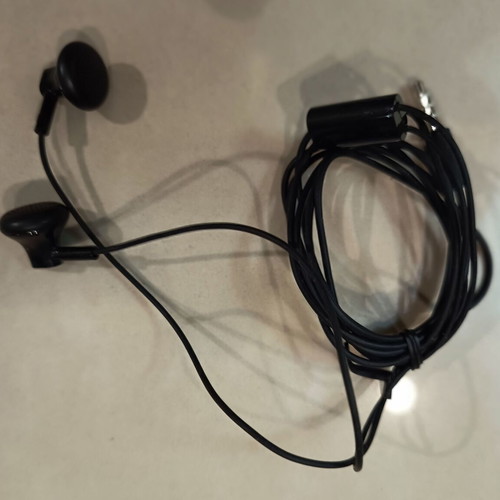 Nokia WH-108 authentic wired headphones like new