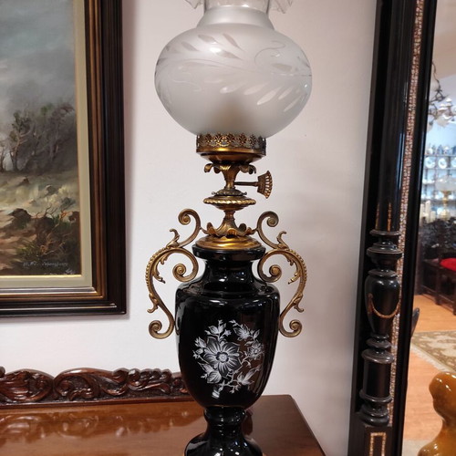 Table lamp with porcelain base and bronze decoration like new