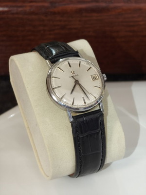 Omega Vintage dress watch manual winding 1966 ref. 132.018