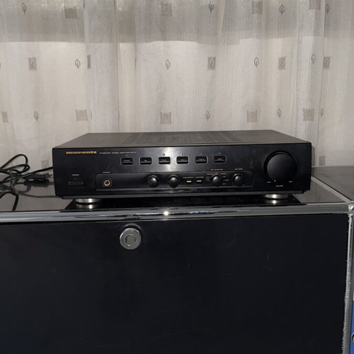 Marantz PM-47 amplifier like new with multiple device inputs