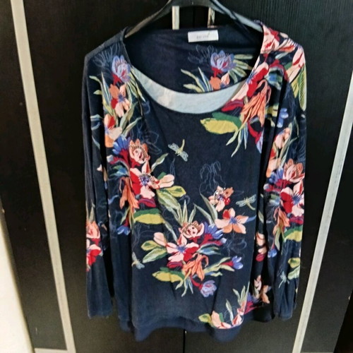 M&S blouse multicolored like new