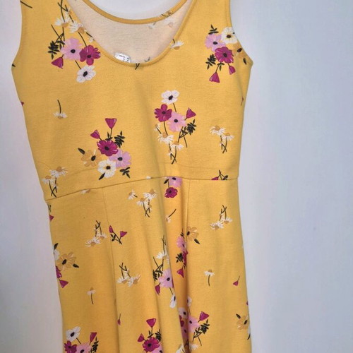 Yellow H&M dress like new with flowers, size M