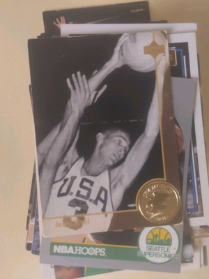 140 old NBA cards