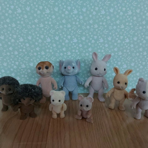 Sylvanian families used figures with minor damage