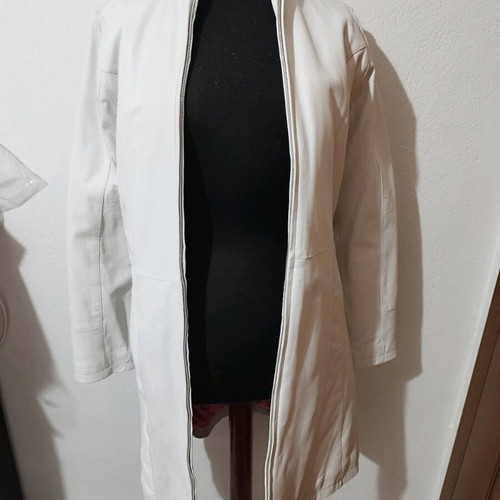 White leather coat like new with lining