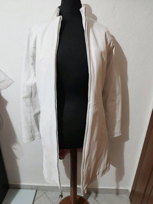 White leather coat like new with lining