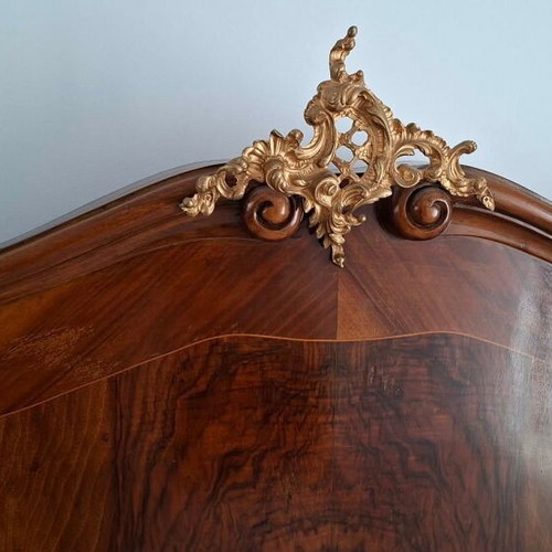 Italian walnut and rosewood bed Louis XV style used, marquetry and bronze details