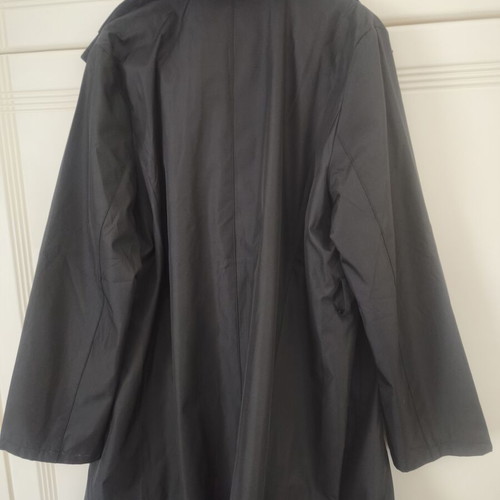 Burberry black rain jacket with Nova Check lining, size XL