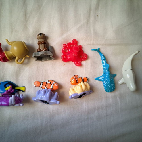 Kinder Surprise Dory full collection used