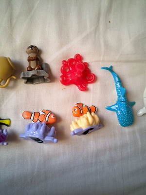 Kinder Surprise Dory full collection used