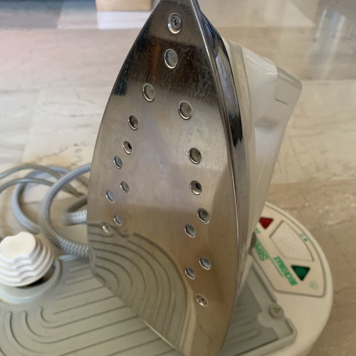 Stirella Professional Steam Iron like new, with water base and measuring cup