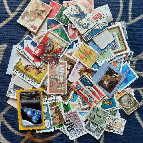 Small lot of 108 stamps from around the world