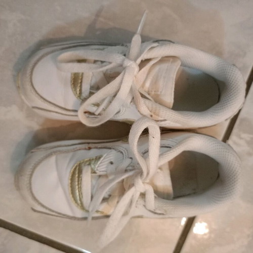 Nike sneakers used with laces for girls, size 26, white