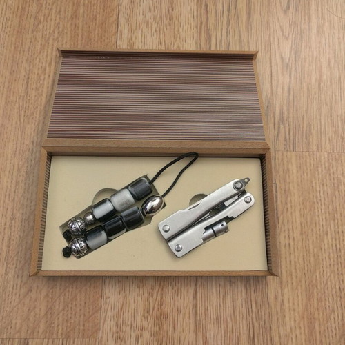 Multitool in gift case new with begleri
