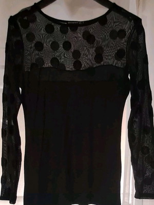 Long-sleeve blouse like new with transparent sleeves size M