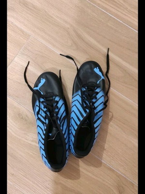 Puma football shoes size 42 like new, black-blue
