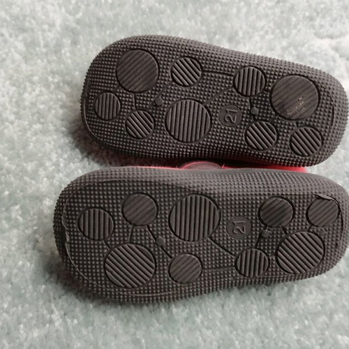 Baby slippers size 21 like new with bow and non-slip sole
