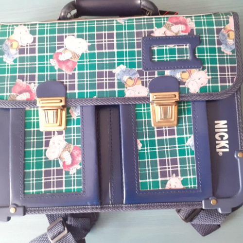 Nicki School Bag square new for elementary