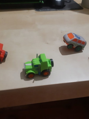 Maisto Slickers Pullback Car pack of 4, like new