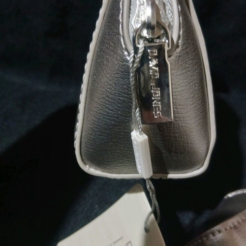 David Jones toiletry bags new, pack of 3 silver different sizes