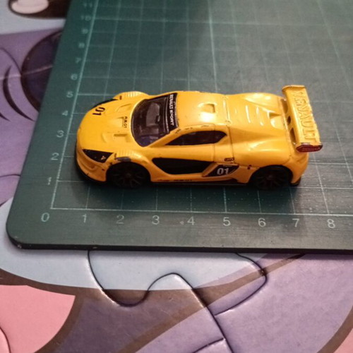 Hot Wheels Renault Sport R.S. 01 model yellow like new