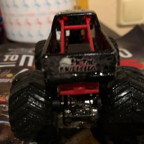 Monster truck like new 17#