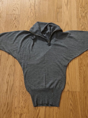 Daniele Alessandrini Grey Wool Pullover Sweater Like New, Batwing Sleeves