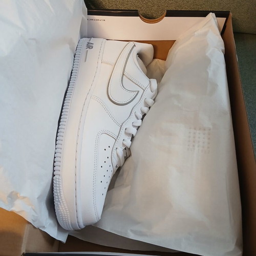 Nike Air Force 1 '07 LV8 White new, size 43