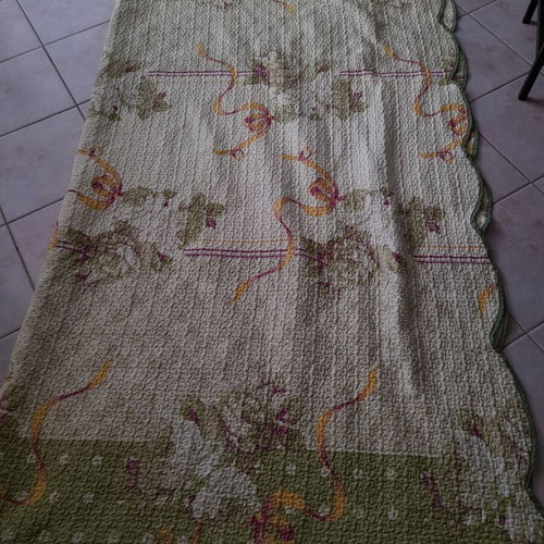 Double quilt like new, green with patterns, 210x220 cm