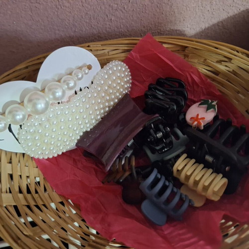 Hair Clips new, last pieces from closing