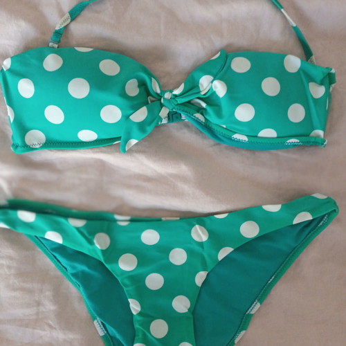 Polka dot bikini swimsuit slightly used, size M