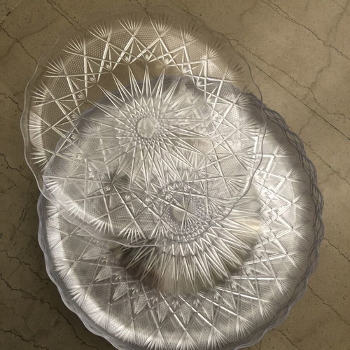 Plastic trays jumbo set of 7 like new