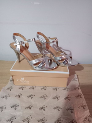 Voi-Noi Silver Sandals Size 38 Like New, Evening