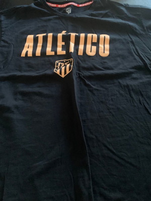Atletico Madrid XL Official T Shirt like new