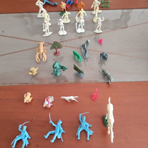 Figures set used, 41 pieces including Spiderman, knights, astronauts, animals
