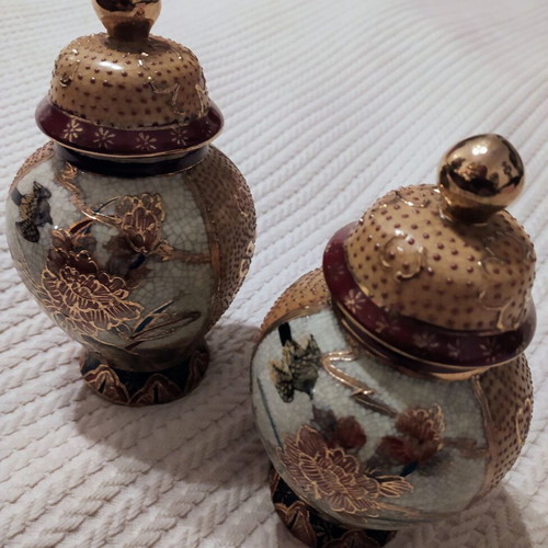 Two old Satsuma jars with lid like new